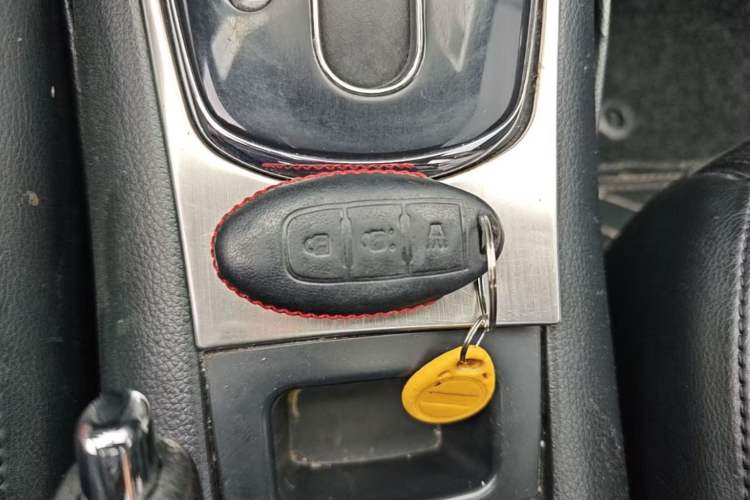 Used Nissan Tiida 2014 1.6L CVT Smart Model Interior 1