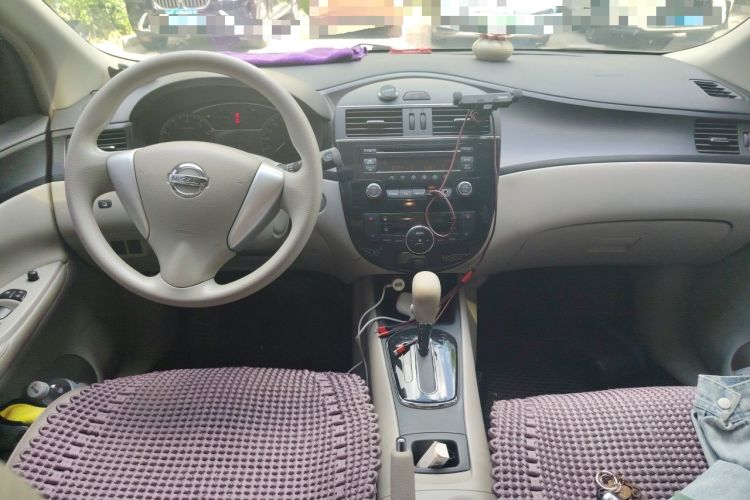 Used Nissan Tiida 2014 1.6L CVT Smart Model Interior 2