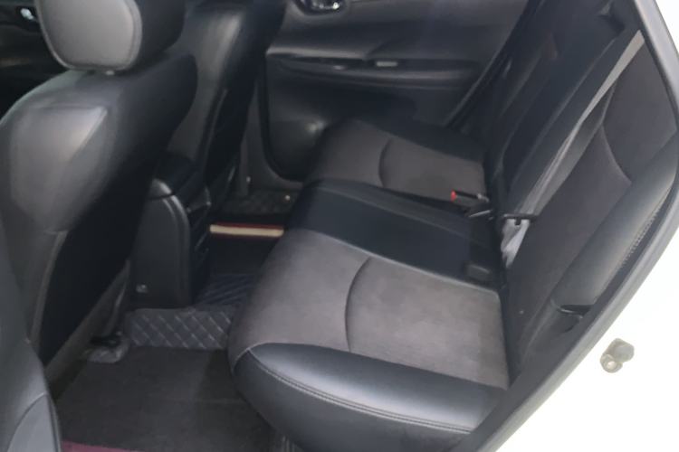 Used Nissan Tiida 2014 1.6L CVT Smart Model Interior 2