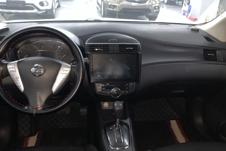 Used Nissan Tiida 2014 1.6L CVT Smart Model Interior 3