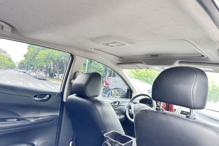 Used Nissan Tiida 2014 1.6L CVT Smart Model Interior 5