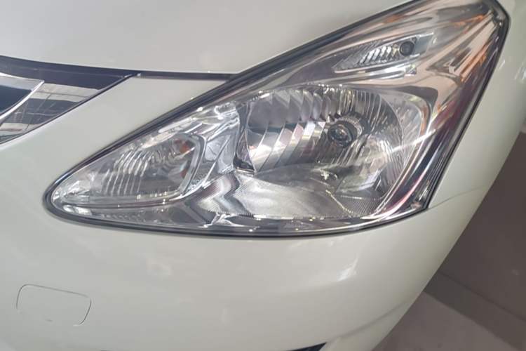 Used Nissan Tiida 2014 1.6L CVT Smart Model Left Front Headlight