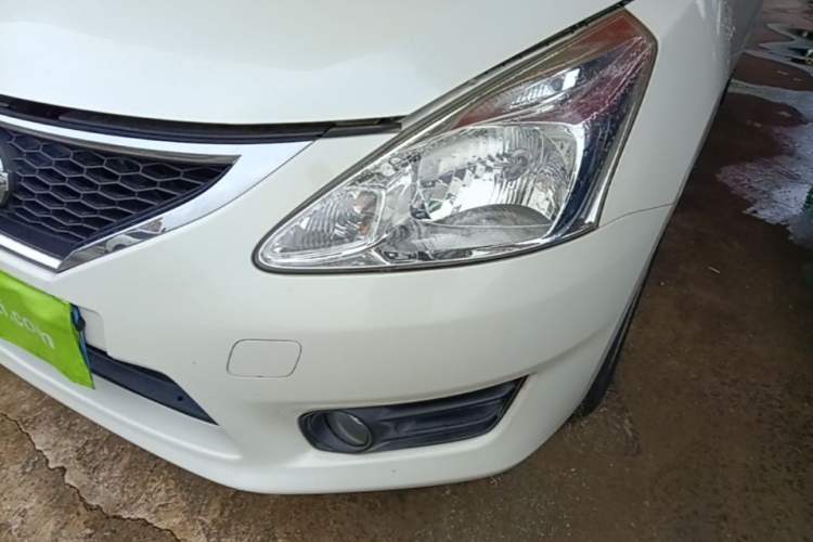 Used Nissan Tiida 2014 1.6L CVT Cool Cafe Edition Left Front Headlight