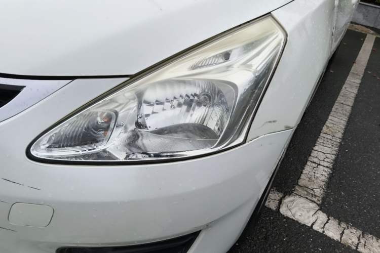 Used Nissan Tiida 2014 1.6L CVT Comfort Model Left Front Headlight