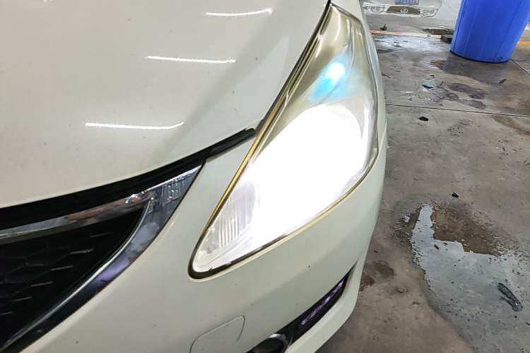 Used Nissan Tiida 2014 1.6L CVT Smart Model Left Front Headlight