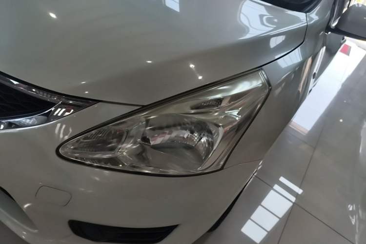 Used Nissan Tiida 2014 1.6L CVT Comfort Model Left Front Headlight