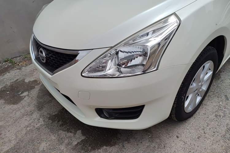 Used Nissan Tiida 2014 1.6L CVT Smart Model Left Front Headlight