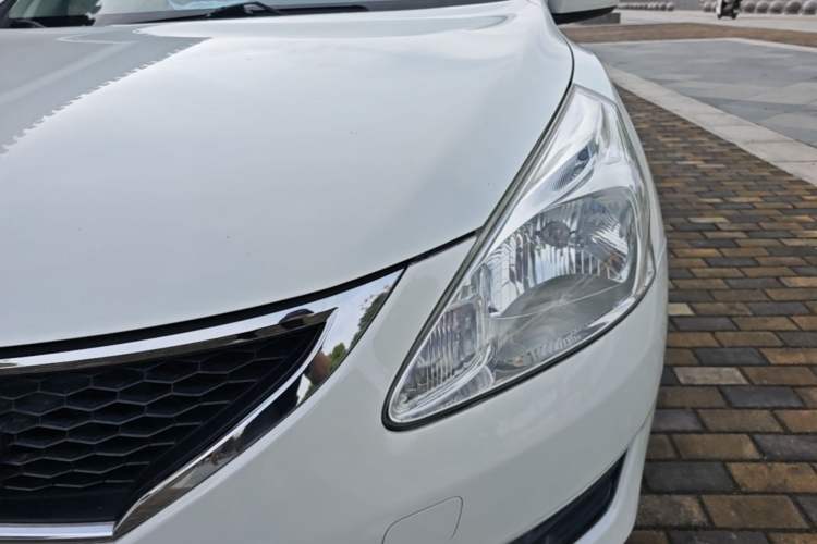 Used Nissan Tiida 2014 1.6L CVT Comfort Model Left Front Headlight