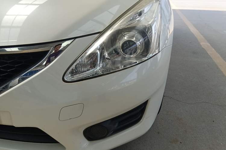 Used Nissan Tiida 2014 1.6L CVT Comfort Model Left Front Headlight