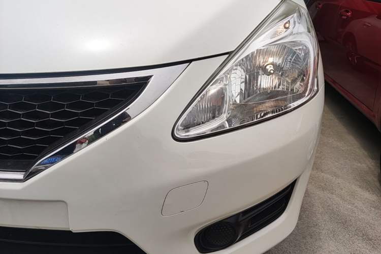 Used Nissan Tiida 2014 1.6L CVT Comfort Model Left Front Headlight