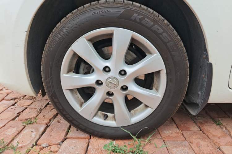 Used Nissan Tiida 2014 1.6L CVT Comfort Model Left Front Wheel Hub