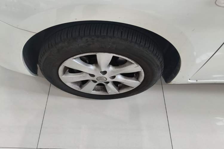 Used Nissan Tiida 2014 1.6L CVT Comfort Model Left Front Wheel Hub