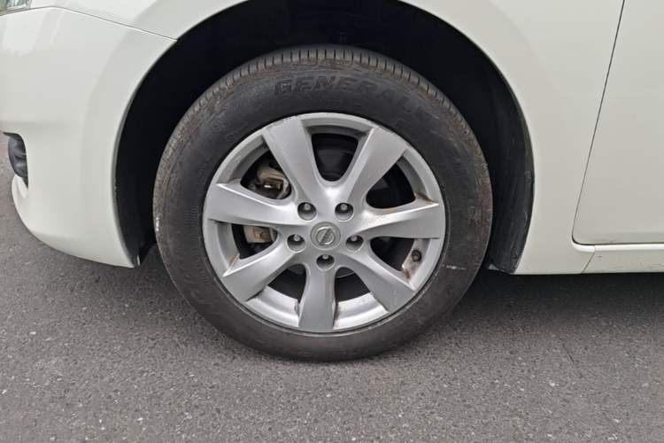 Used Nissan Tiida 2014 1.6L CVT Smart Model Left Front Wheel Hub