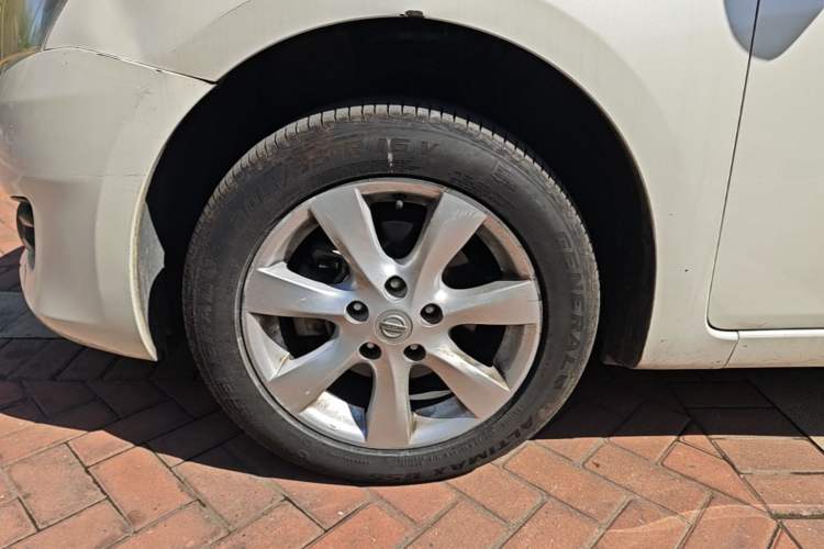 Used Nissan Tiida 2014 1.6L CVT Smart Model Left Front Wheel Hub
