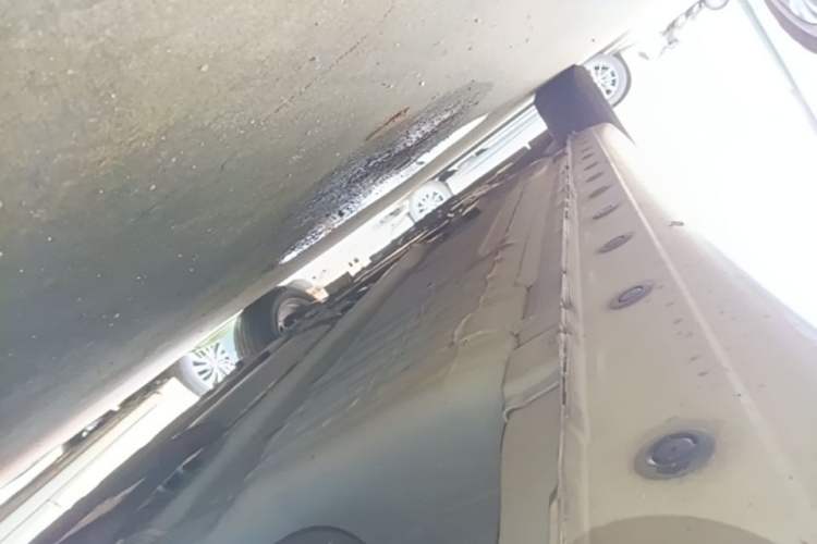 Used Nissan Tiida 2014 1.6L CVT Cool Cafe Edition Left Side Sill