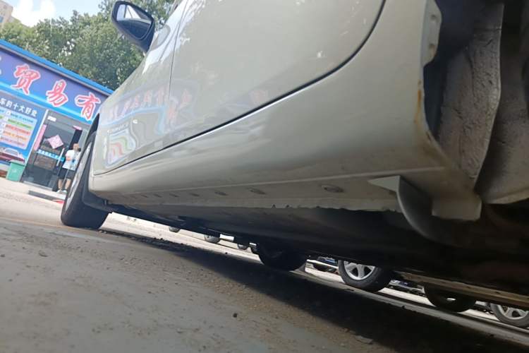 Used Nissan Tiida 2014 1.6L CVT Smart Model Left Side Sill