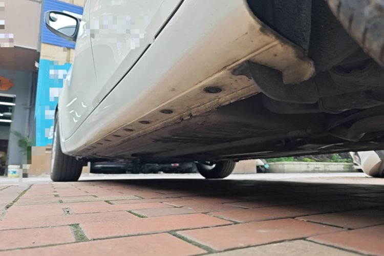 Used Nissan Tiida 2014 1.6L CVT Smart Model Left Side Sill