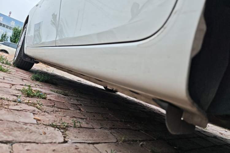 Used Nissan Tiida 2014 1.6L CVT Comfort Model Left Side Sill