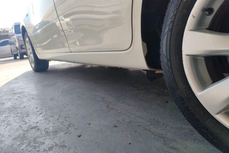 Used Nissan Tiida 2014 1.6L CVT Smart Model Left Side Sill