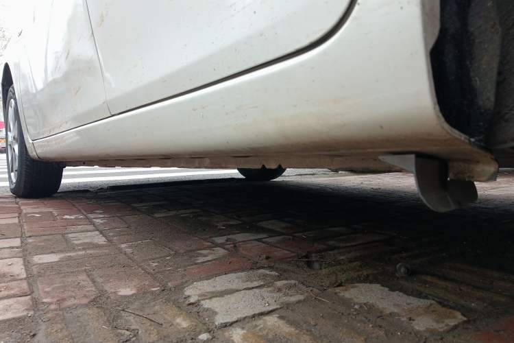 Used Nissan Tiida 2014 1.6L CVT Comfort Model Left Side Sill