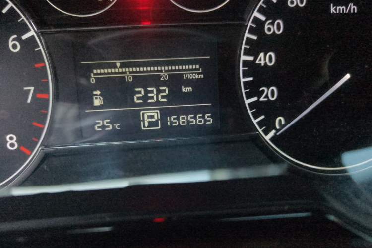 Used Nissan Tiida 2014 1.6L CVT Comfort Model Odometer Close Up