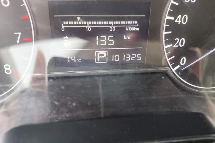 Used Nissan Tiida 2014 1.6L CVT Smart Model Odometer Close Up