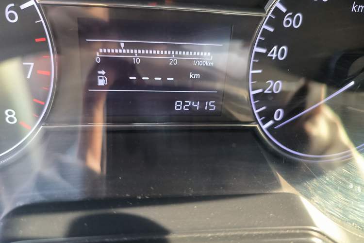 Used Nissan Tiida 2014 1.6L Manual Comfort Model Odometer Close Up