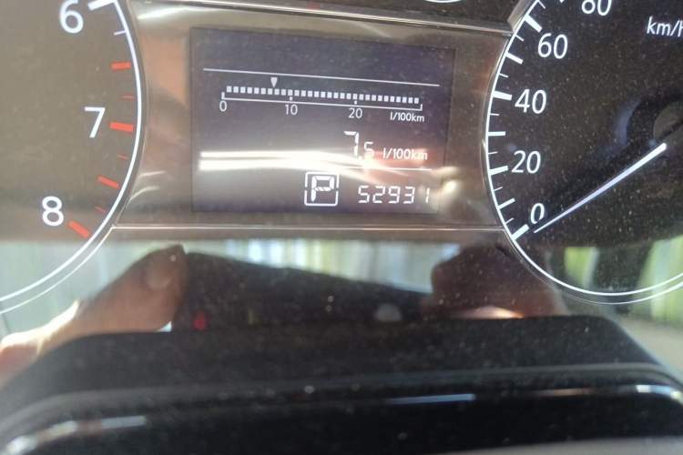 Used Nissan Tiida 2014 1.6L CVT Comfort Model Odometer Close Up
