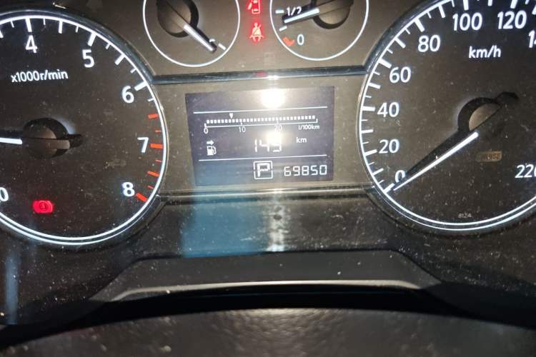 Used Nissan Tiida 2014 1.6L CVT Comfort Model Odometer Close Up