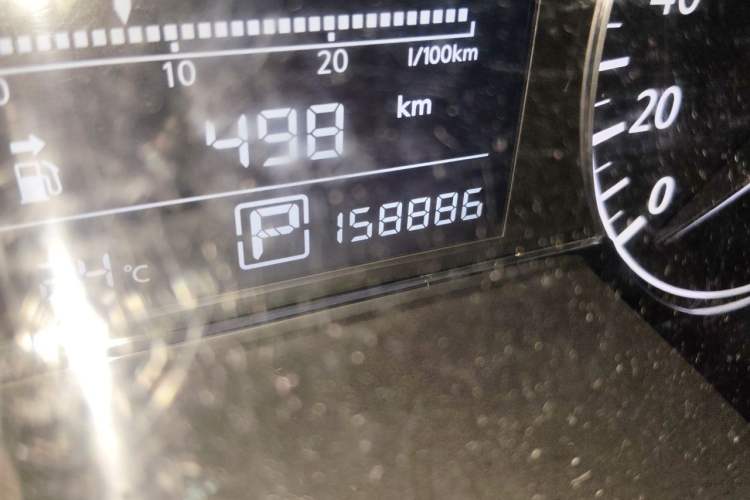 Used Nissan Tiida 2014 1.6L CVT Smart Model Odometer Close Up