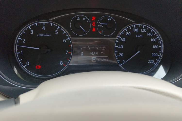Used Nissan Tiida 2014 1.6L CVT Comfort Model Odometer Close Up