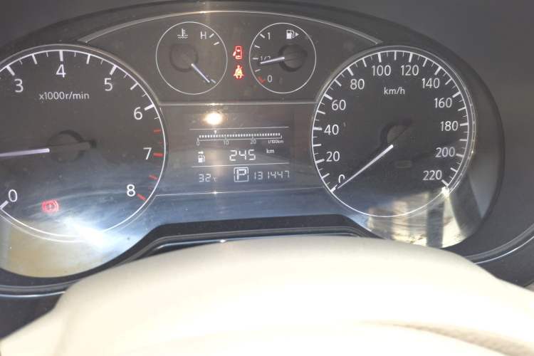 Used Nissan Tiida 2014 1.6L CVT Comfort Model Odometer Close Up