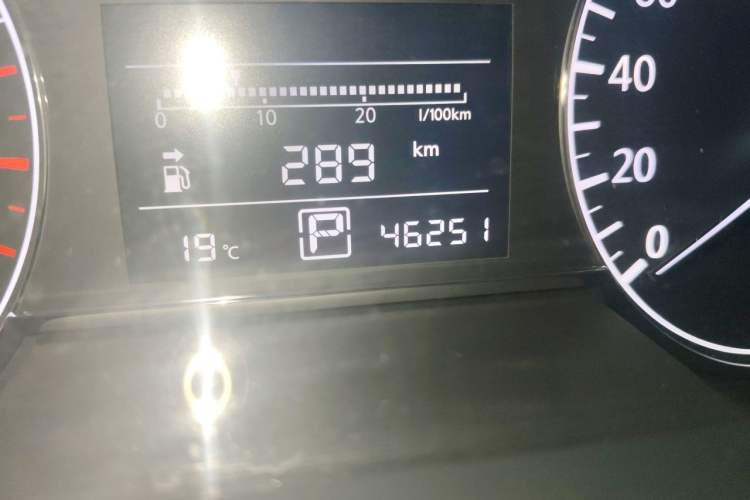 Used Nissan Tiida 2014 1.6L CVT Smart Model Odometer Close Up