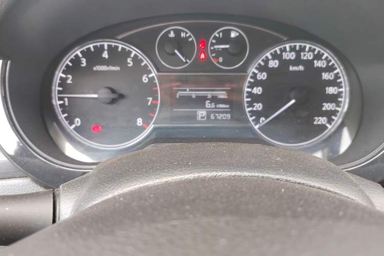 Used Nissan Tiida 2014 1.6L CVT Comfort Model Odometer Close Up