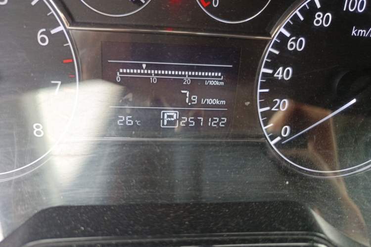 Used Nissan Tiida 2014 1.6L CVT Comfort Model Odometer Close Up