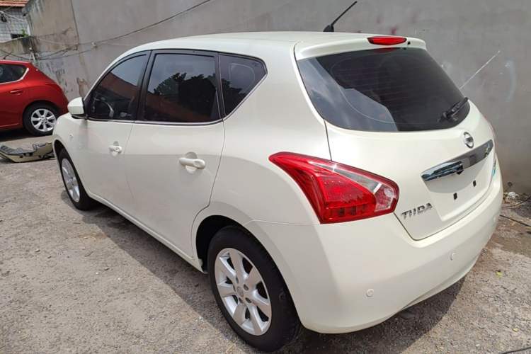 Used Nissan Tiida 2014 1.6L CVT Smart Model Rear Left 45 Deg