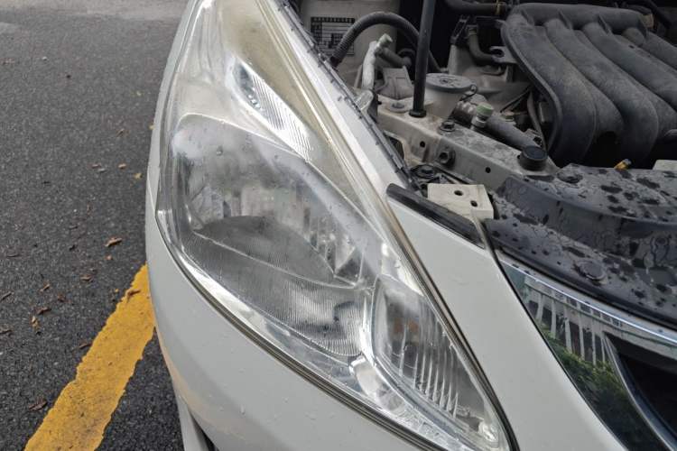 Used Nissan Tiida 2014 1.6L CVT Comfort Model Right Front Headlight