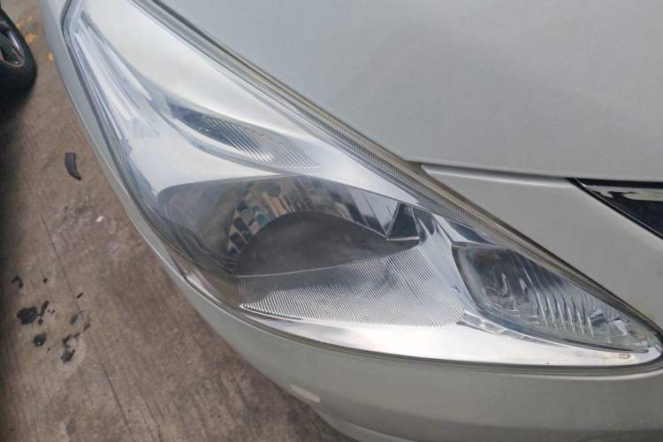 Used Nissan Tiida 2014 1.6L CVT Smart Model Right Front Headlight