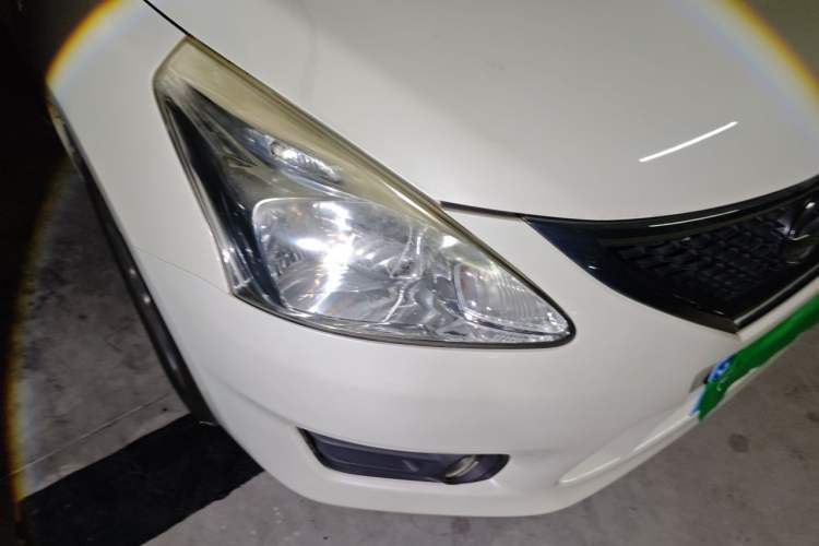Used Nissan Tiida 2014 1.6L CVT Comfort Model Right Front Headlight