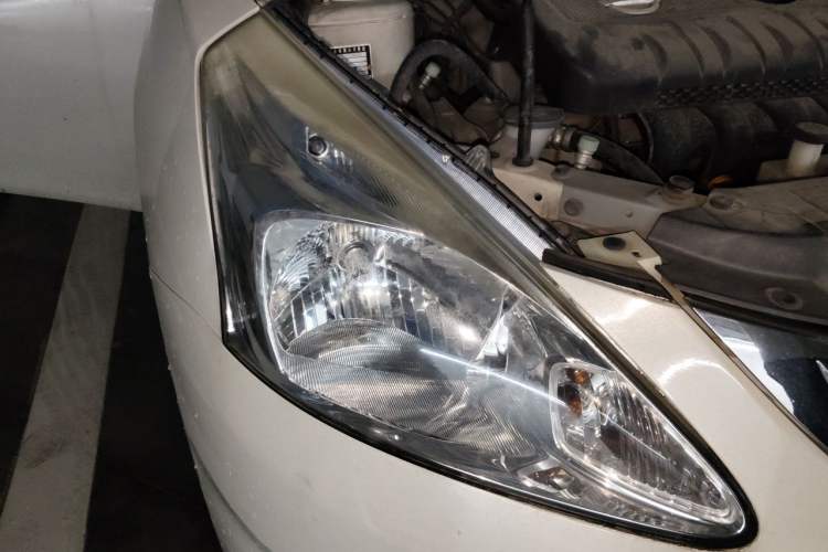 Used Nissan Tiida 2014 1.6L CVT Smart Model Right Front Headlight