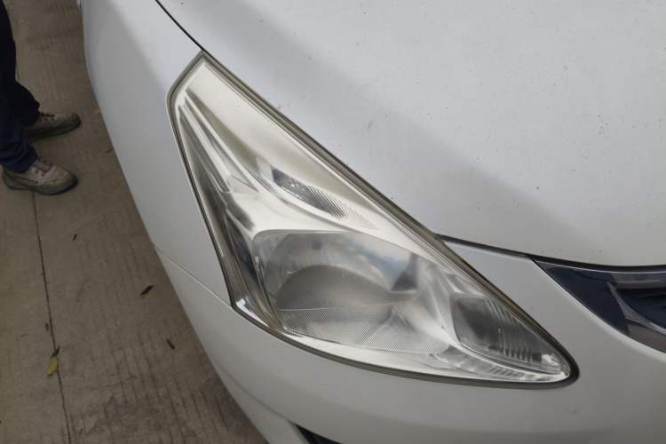 Used Nissan Tiida 2014 1.6L CVT Comfort Model Right Front Headlight