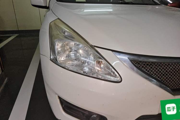 Used Nissan Tiida 2014 1.6L CVT Smart Model Right Front Headlight