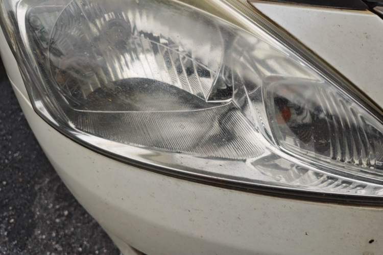 Used Nissan Tiida 2014 1.6L CVT Cool Cafe Edition Right Front Headlight