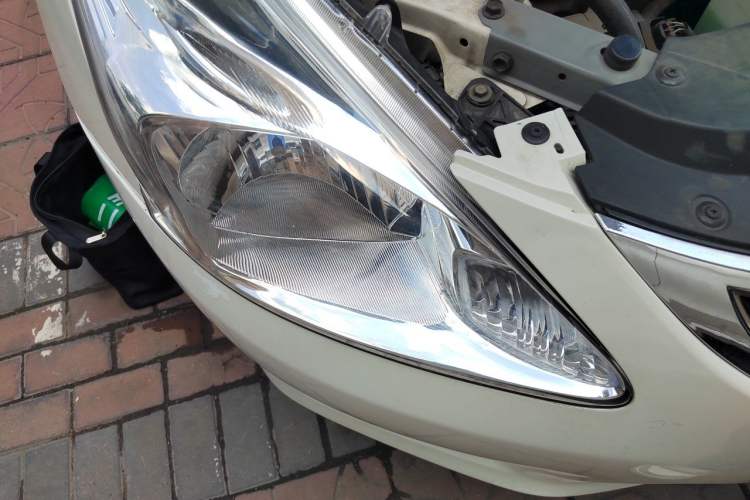 Used Nissan Tiida 2014 1.6L CVT Comfort Model Right Front Headlight