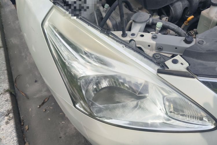 Used Nissan Tiida 2014 1.6L CVT Cool Cafe Edition Right Front Headlight