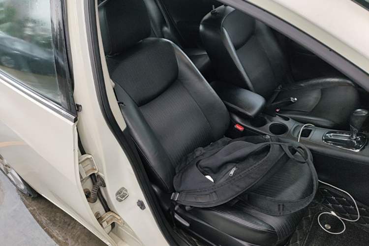 Used Nissan Tiida 2014 1.6L CVT Smart Model Right Front Seat