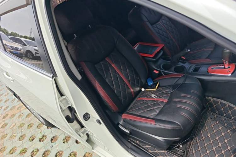 Used Nissan Tiida 2014 1.6L CVT Comfort Model Right Front Seat