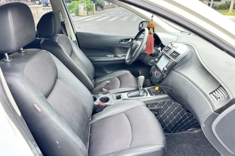 Used Nissan Tiida 2014 1.6L CVT Smart Model Right Front Seat