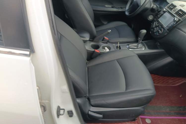 Used Nissan Tiida 2014 1.6L CVT Comfort Model Right Front Seat