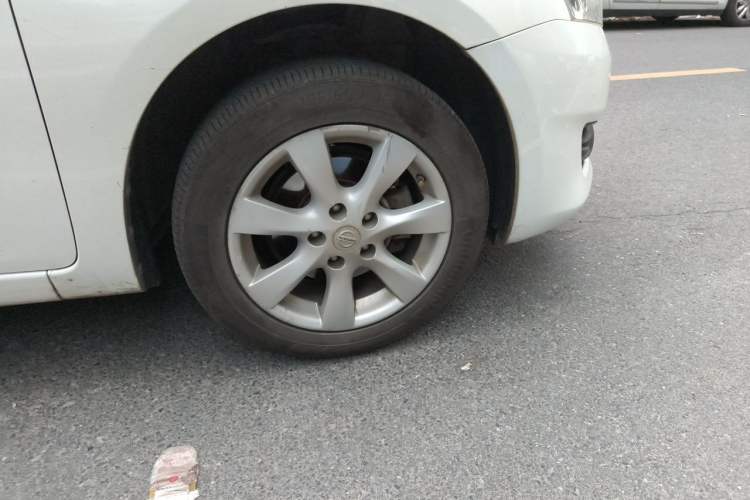 Used Nissan Tiida 2014 1.6L CVT Comfort Model Right Front Wheel Hub
